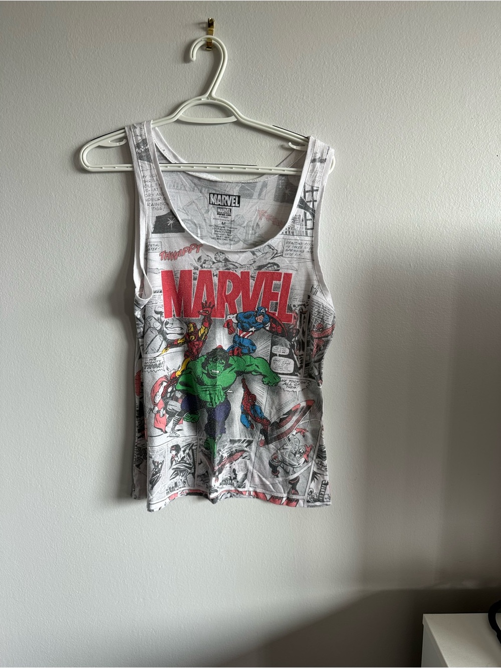 Marvel Comics Graphic Tank Top Avengers Women’s Medium